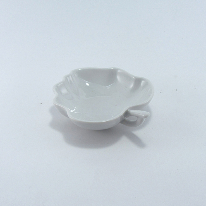 リンドナー プレインホワイト ディッシュ葉形10cm